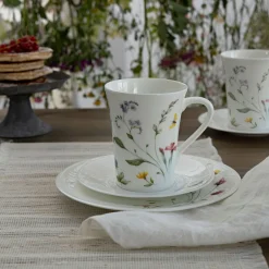 Mug with handle